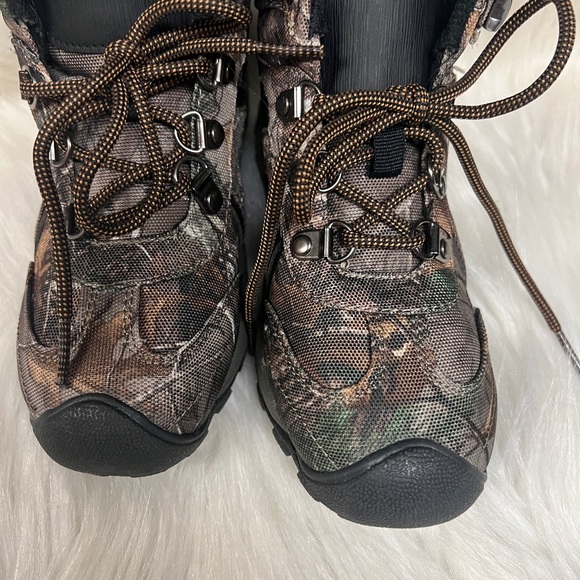 Boys size 1 Hiking Boots Camo - Picture 8 of 9